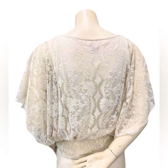 Free People Ivory Lace Boho Blouse Top XS Sheer Scalloped Hem Dolman Sleeve - Picture 3 of 13